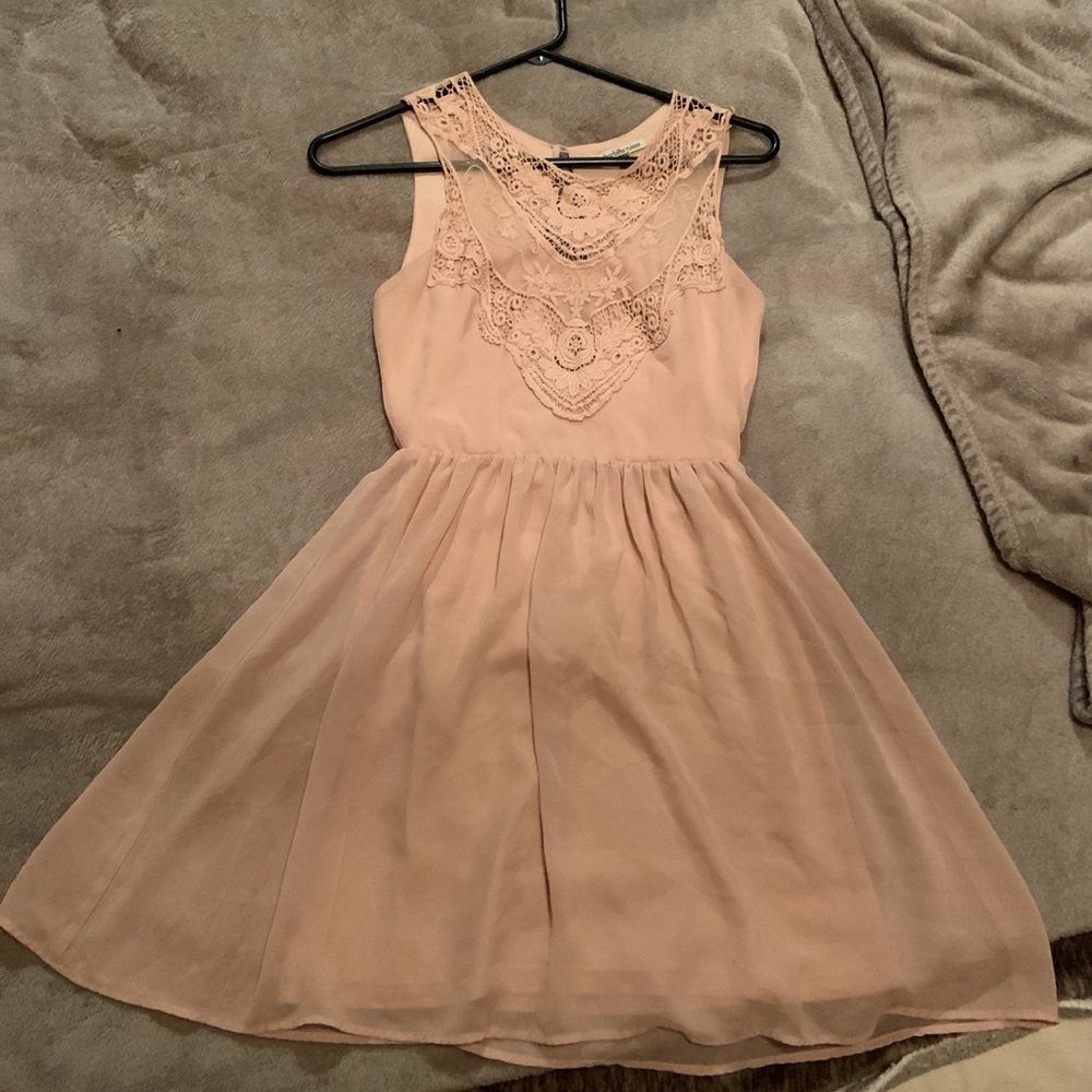 Pink Backless Lace Dress
